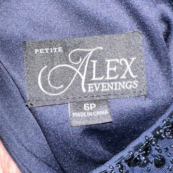 Alex evenings beaded formal gown - Picture 5 of 7